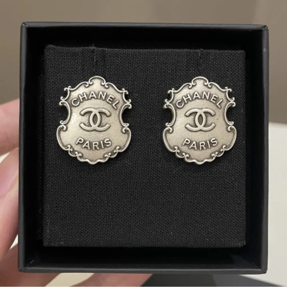 CHANEL DALLAS EARRINGS